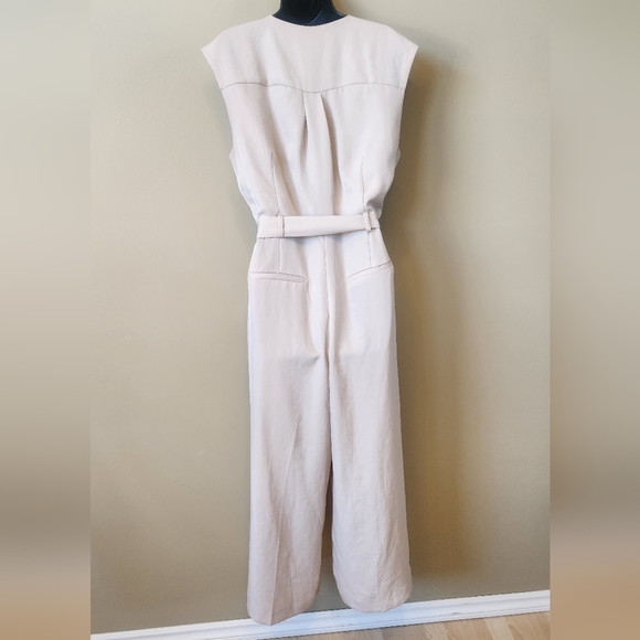 Sleeveless V-neck jumpsuit - Picture 4 of 4